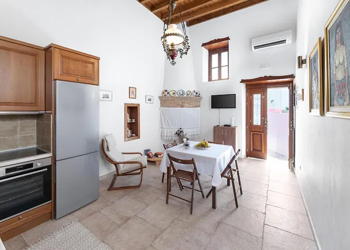 Casa Porolithos *