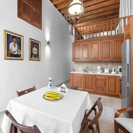 Апартаменты Casa Porolithos Malona Village